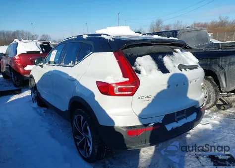 2021 Volvo Xc40 T5 R-Design from USA, damaged, VIN YV4162UM6M2442963